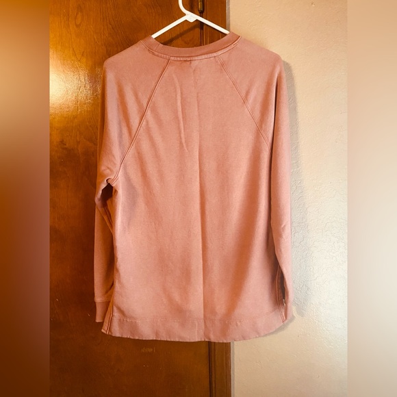 Blush universal Thread sweatshirt. - Picture 2 of 3